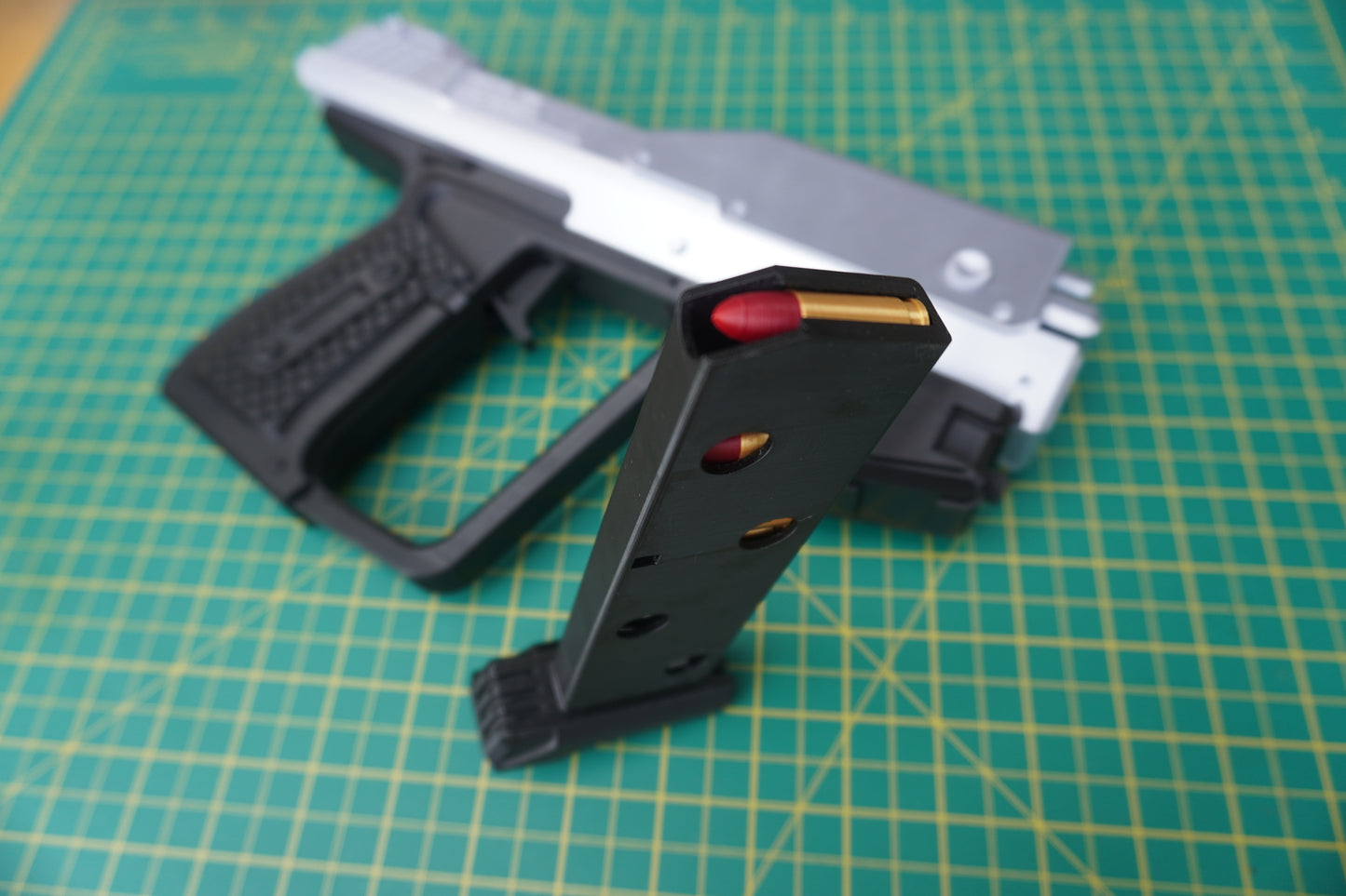 Halo Magnum Replica with functioning trigger, magazine and slide, raw 3D print