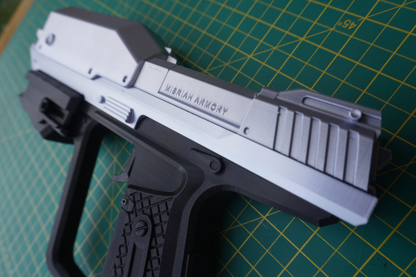 Halo Magnum Replica with functioning trigger, magazine and slide, raw 3D print