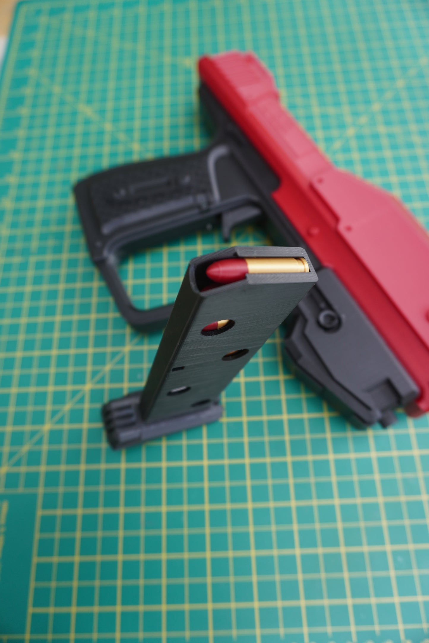 Halo Magnum Replica with functioning trigger, magazine and slide, raw 3D print